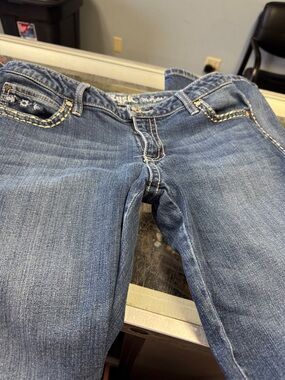 Women's Skinny Jeans in Medium Blue Wash - Slim Fit